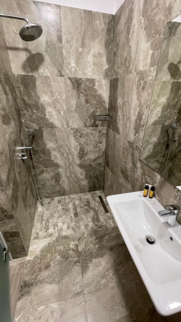 Venis Hotel image 40